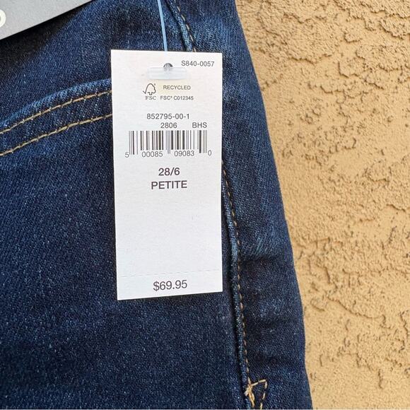 NWT GAP dark wash 'vintage slim' Blue Jeans, women's size 28/6 Petite - Picture 2 of 6